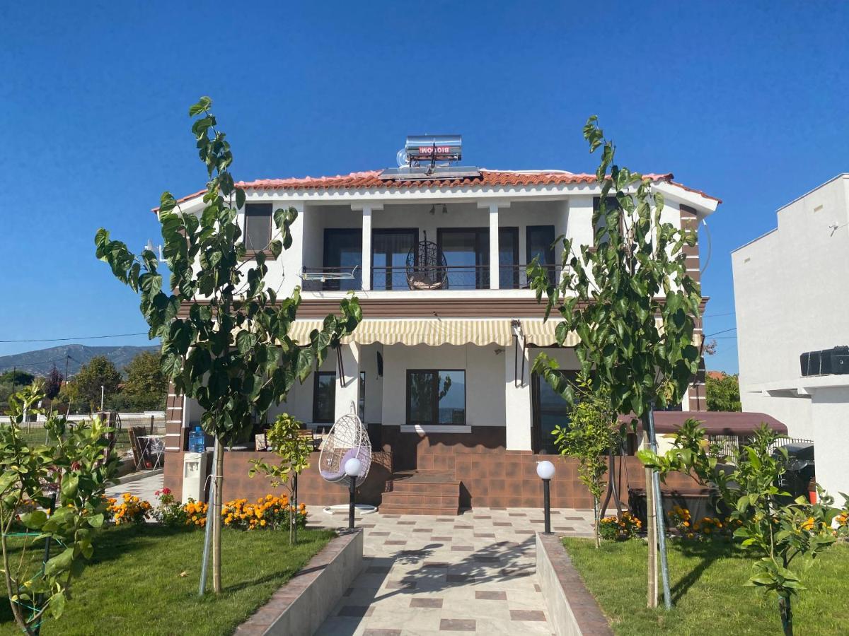 Guest House Costa 1 Karianí Exteriér fotografie